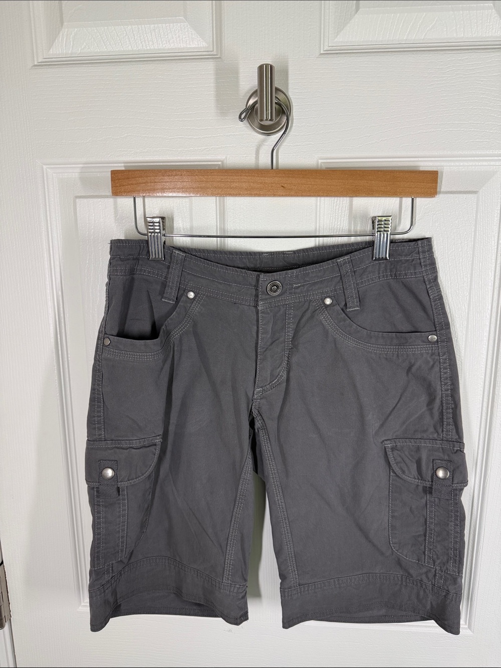 Kuhl gray cargo shorts size 4 camping, hiking, gorpcore, outdoor, activewear